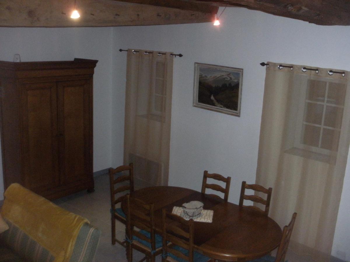 Grange Dans Ancien Corps De Ferme Hotel Bellengreville  ภายนอก รูปภาพ